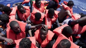 Giornata Mondiale del Migrante e del Rifugiato: Save the Children, i minori non accompagnati scrivono al Papa i loro timori e speranze per il futuro
