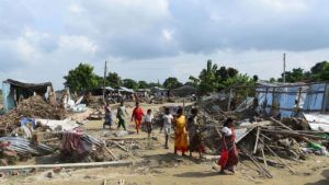 Asia meridionale: 16 milioni di bambini colpiti da enormi inondazioni