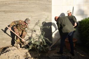 DOMENICA DELLE PALME IN AFGHANISTAN: A KABUL LA COMUNITA’ CRISTIANA PIANTA UN ULIVO SIMBOLO DI PACE